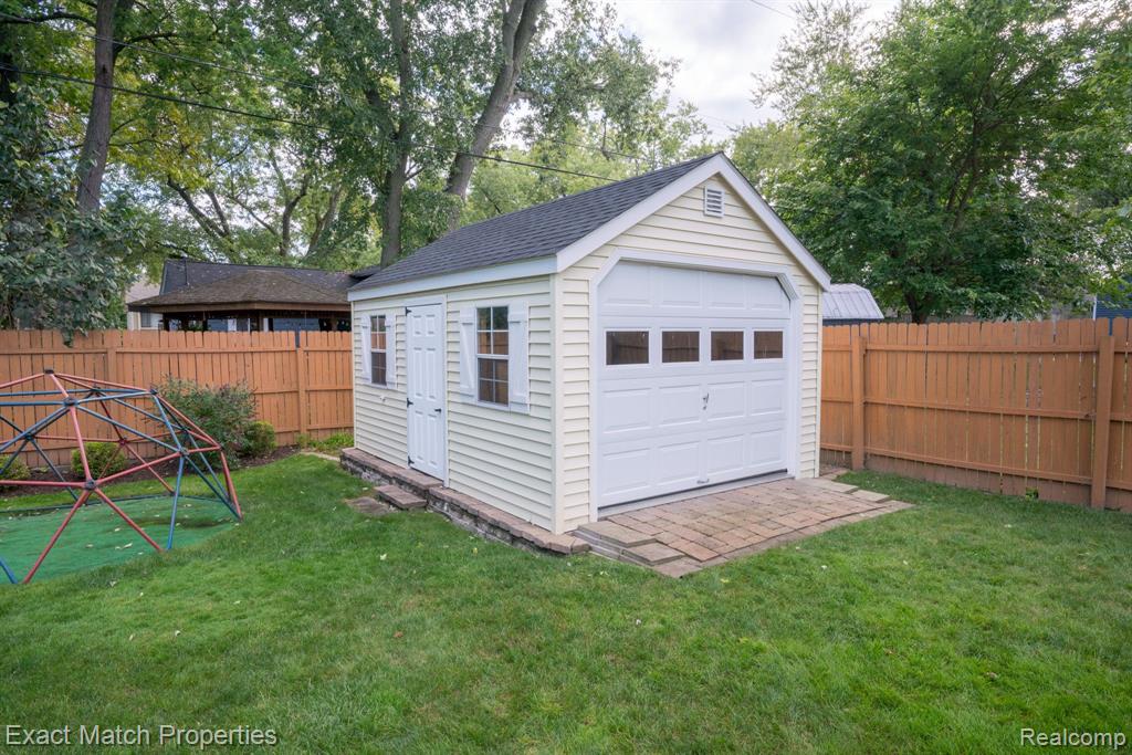 6735 BUCKLAND Avenue, West Bloomfield, MI 48324 — Photo 8