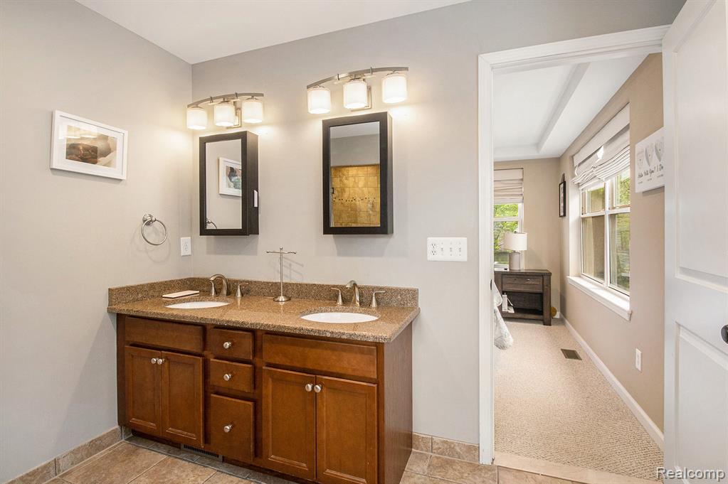 606 Hilldale Drive, Royal Oak, MI 48067 — Photo 26