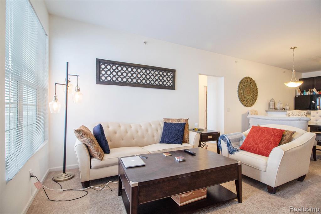 1043 E SUMMERFIELD GLEN Circle, Ann Arbor, MI 48103 — Photo 4