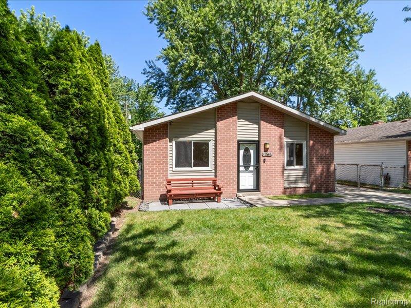 9255 Sylvia Street, Taylor, MI 48180 — Photo 3