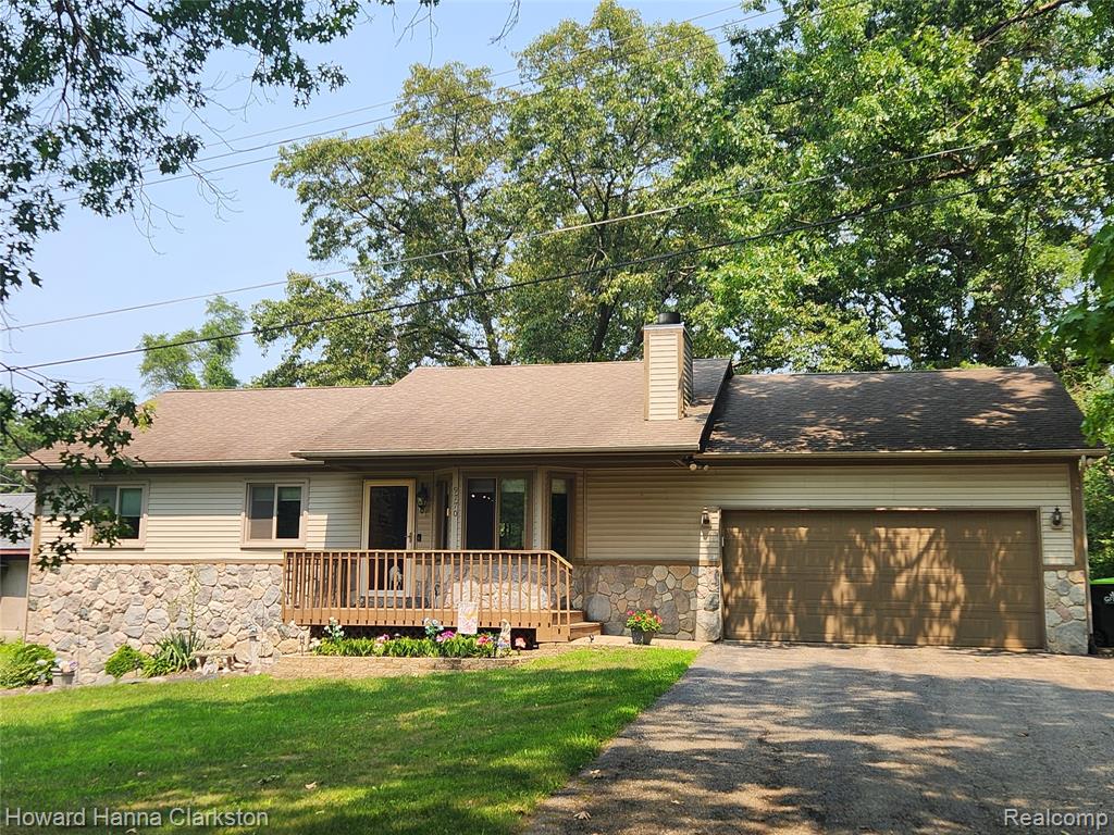 9770 Cedar Island Road, White Lake, MI — Photo 2