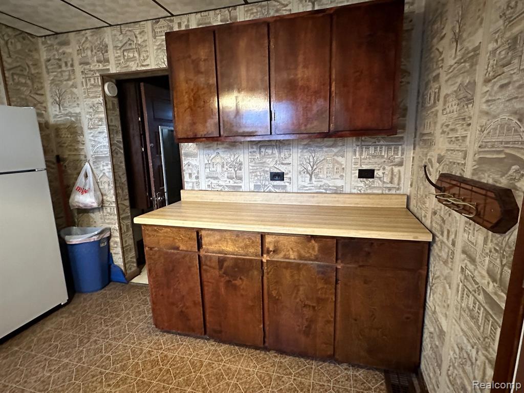 426 PLUM Street, Wyandotte, MI 48192 — Photo 17
