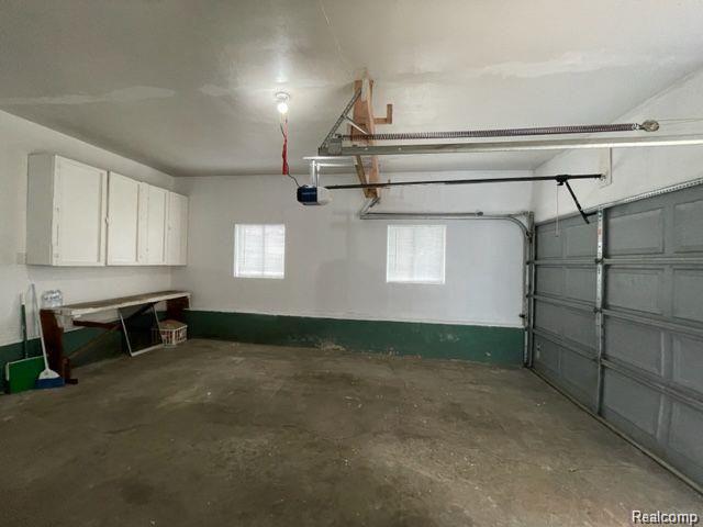 5122 W BRISTOL Road, Flint, MI 48507 — Photo 9
