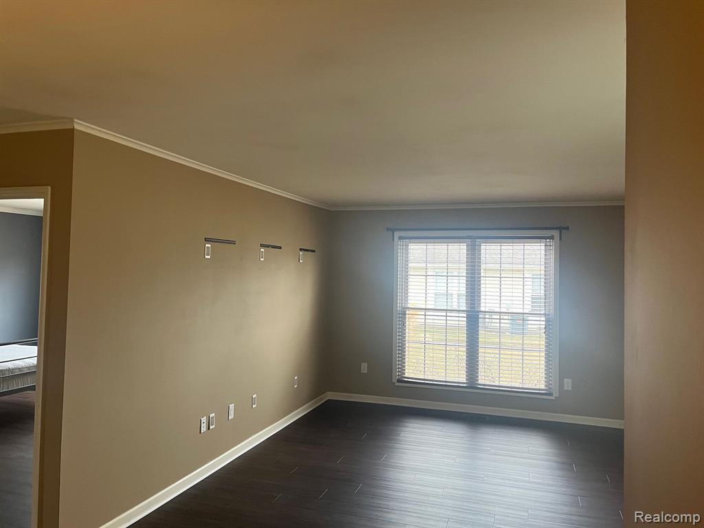 39828 VILLAGE WOOD Circle, Novi, MI — Photo 4