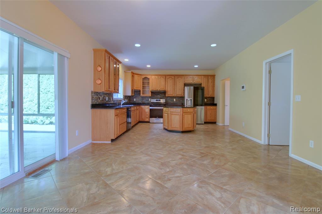 701 Montclair Street, Detroit, MI 48214 — Photo 8