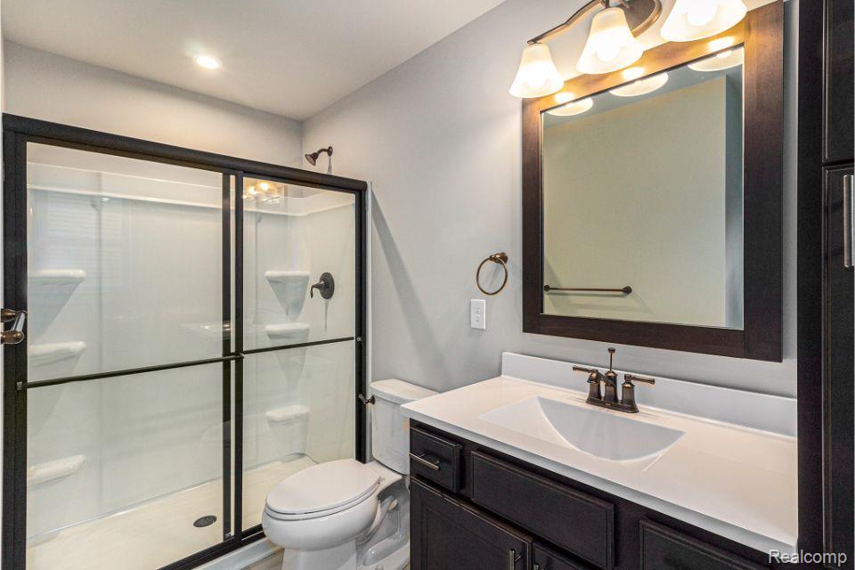 104 Cottonwood Court Court, Litchfield, MI 49252 — Photo 10