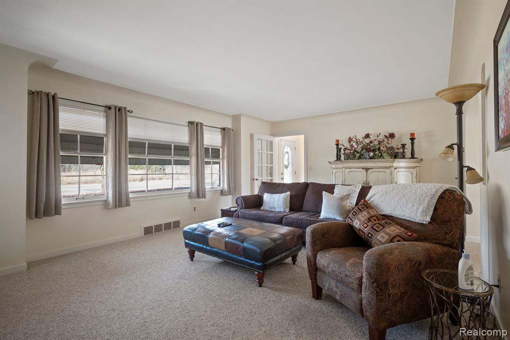 51150 NORTH Avenue, Macomb, MI 48042 — Photo 8