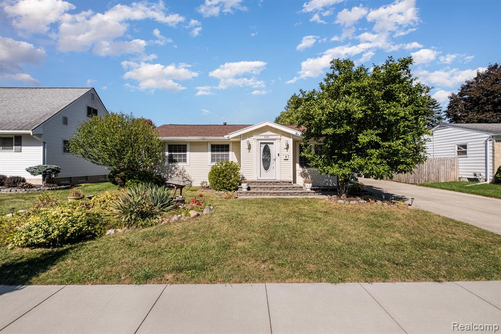 9140 Chelmsford Drive, Swartz Creek, MI 48473 — Photo 2