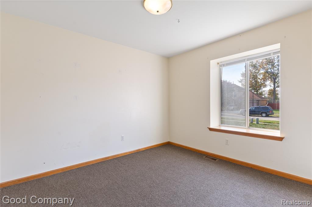 26731 Coachlight Street, Woodhaven, MI 48183 — Photo 17