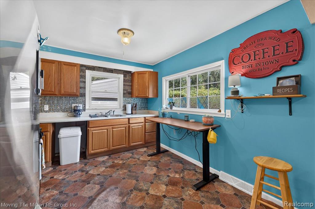 21847 Fenster Street, Belleville, MI 48111 — Photo 11