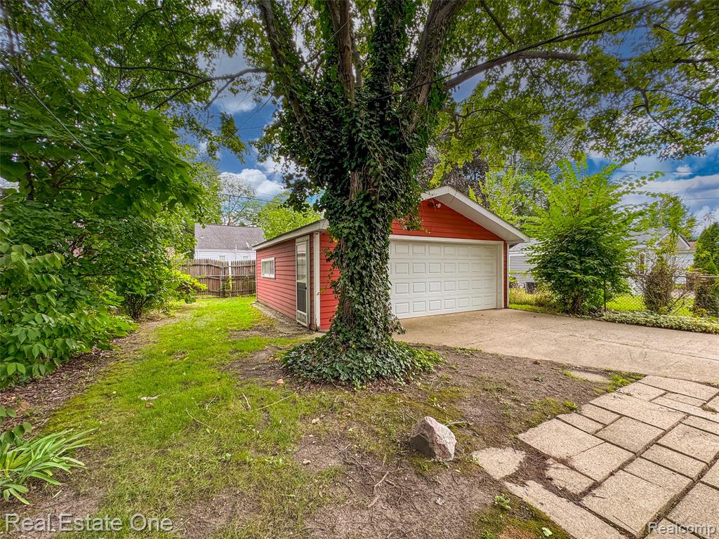 816 N Kenwood Avenue, Royal Oak, MI 48067 — Photo 10