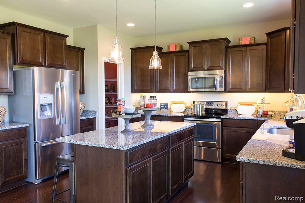 6133 S TRAILWOODS Drive, Ann Arbor, MI 48103 — Photo 14