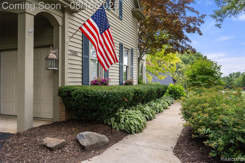 7085 Hickory Hollow Circle, Clarkston, MI 48348 — Photo 5