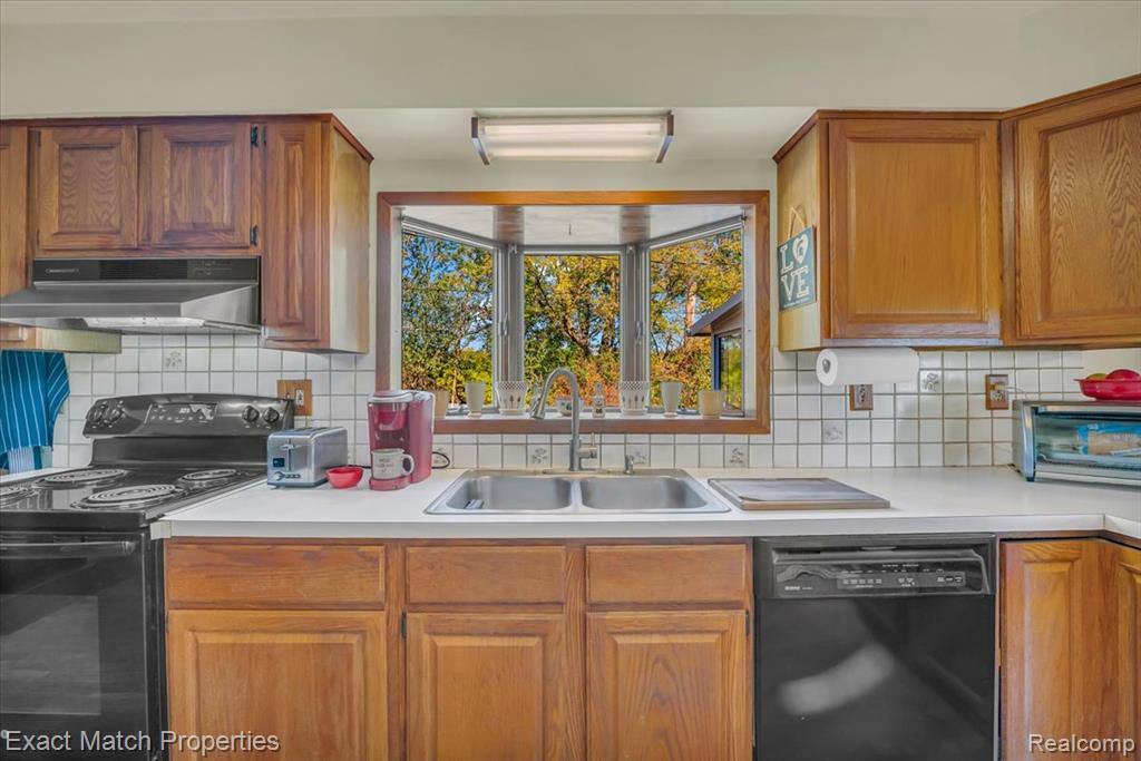 7600 Haley Road, White Lake, MI 48383 — Photo 10