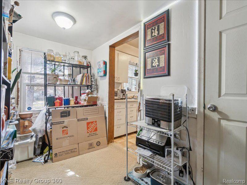 914 COMFORT Street, Lansing, MI 48915 — Photo 22