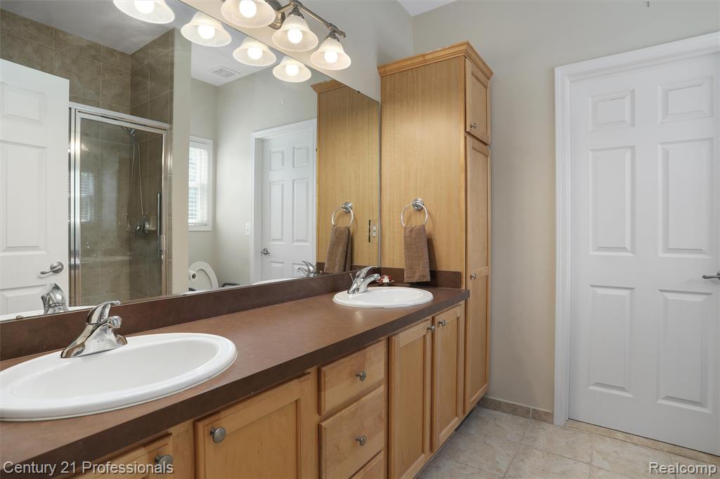 5540 River Park Drive, Waterford, MI 48327 — Photo 17