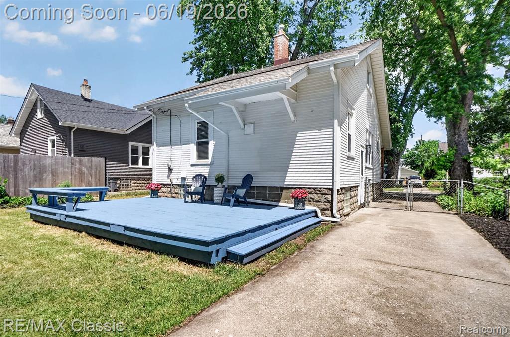 561 W Saratoga Street, Ferndale, MI 48220 — Photo 36