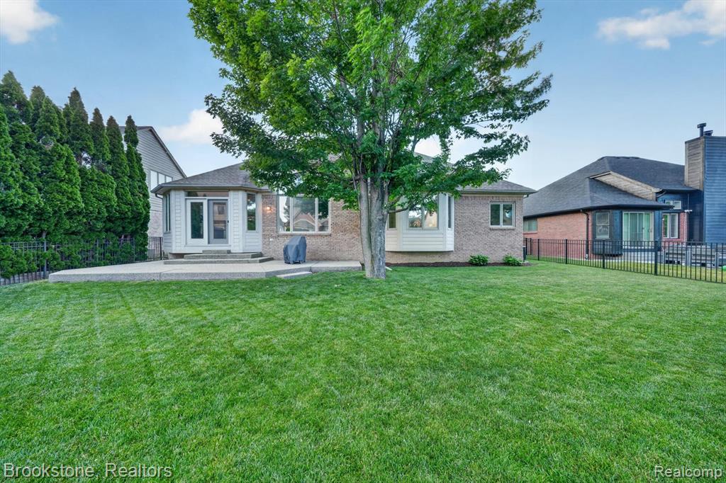 47749 Dennis Baert Drive, Macomb, MI 48044 — Photo 43