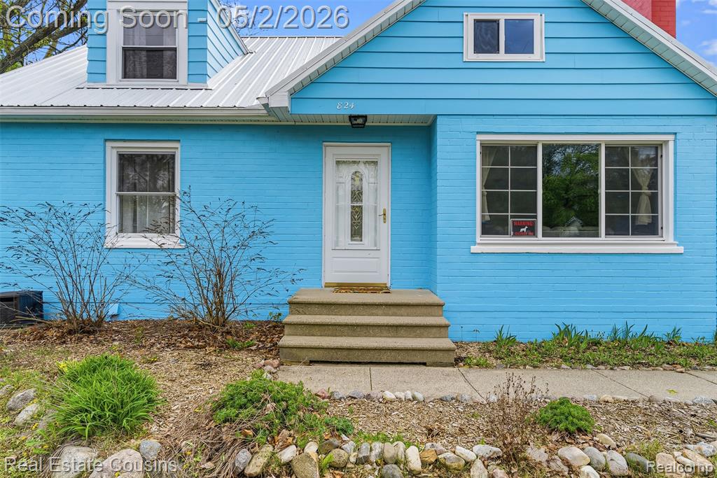 824 E King Street, Owosso, MI 48867 — Photo 6