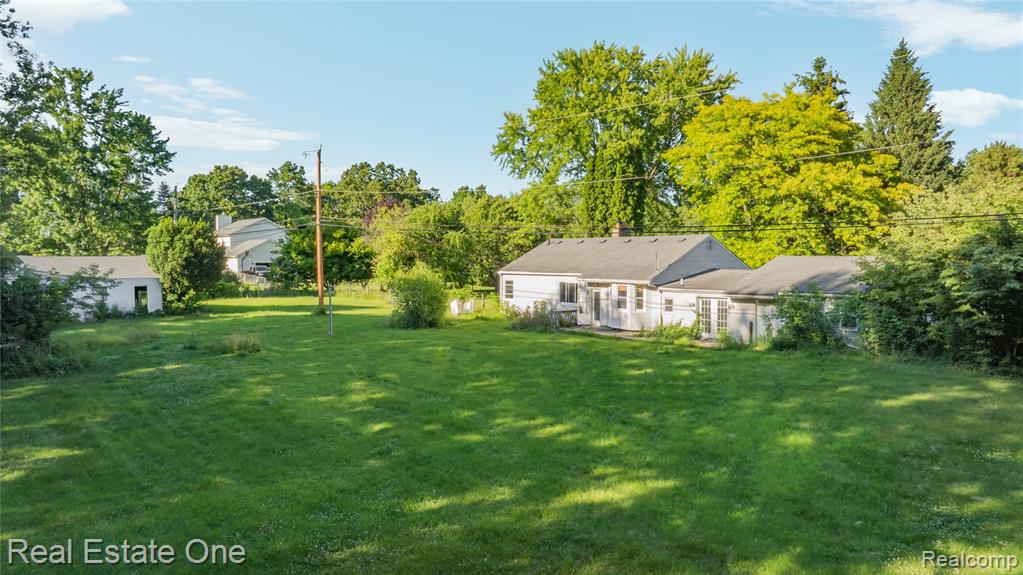 9585 N Eston Road, Clarkston, MI 48348 — Photo 52