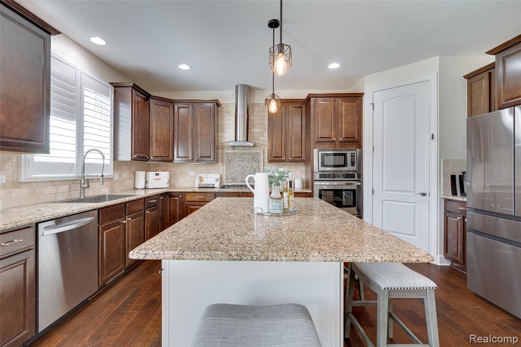 47576 VALENCIA Circle, Novi, MI — Photo 31