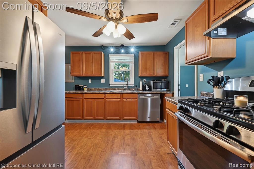 39185 Chase Street, Romulus, MI 48174 — Photo 8