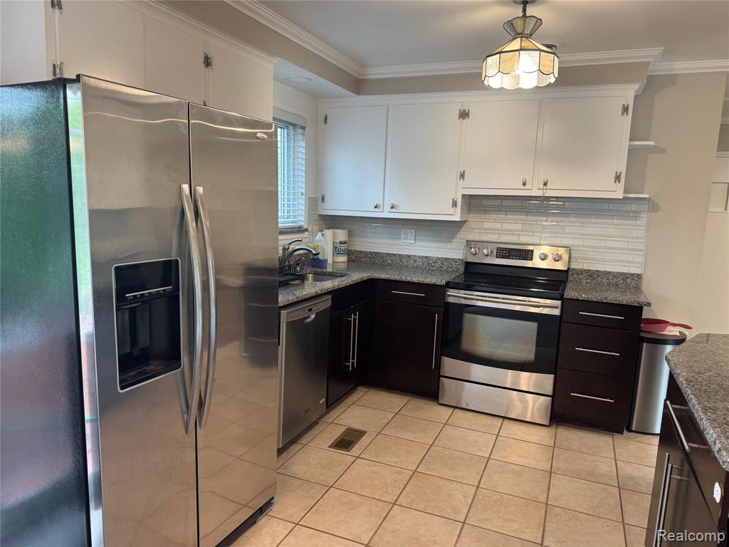 1693 Ashstan Drive, Walled Lake, MI 48390 — Photo 7