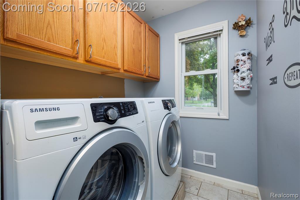 42790 Ledgeview Drive, Novi, MI 48377 — Photo 17