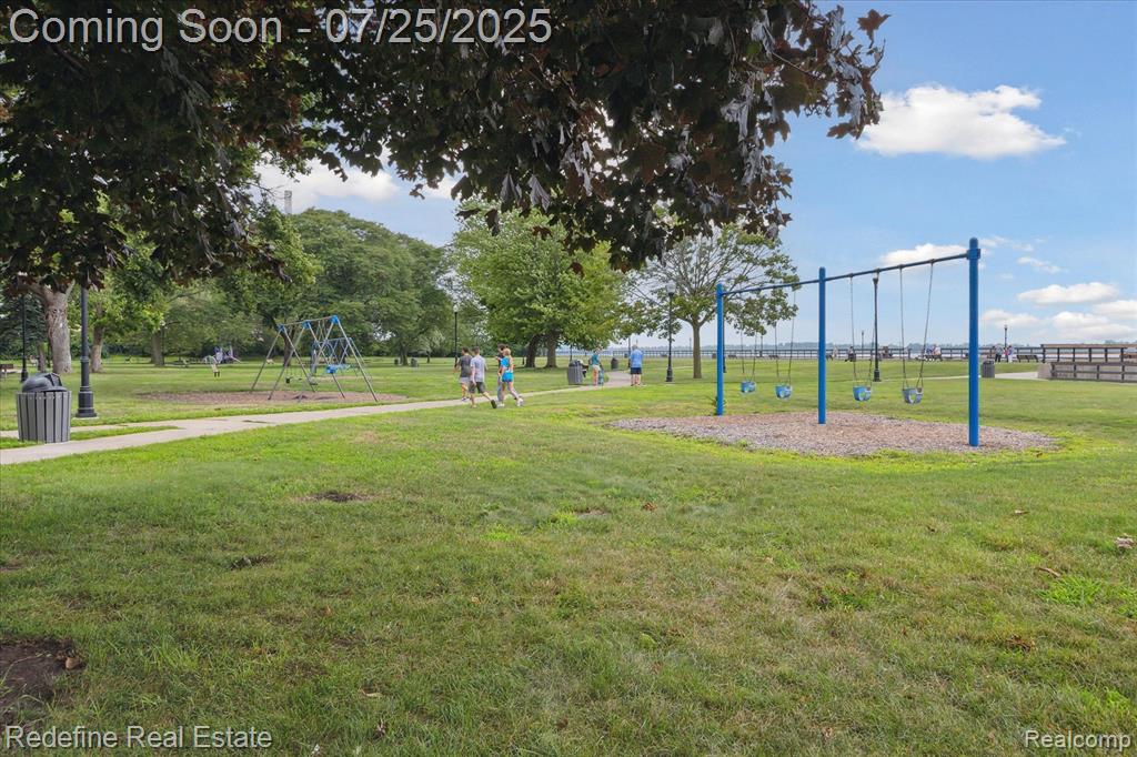 566 Poplar Street, Wyandotte, MI 48192 — Photo 36