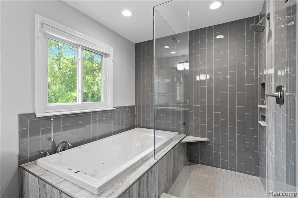 1350 Pettibone Lake Road, Highland, MI 48356 — Photo 35