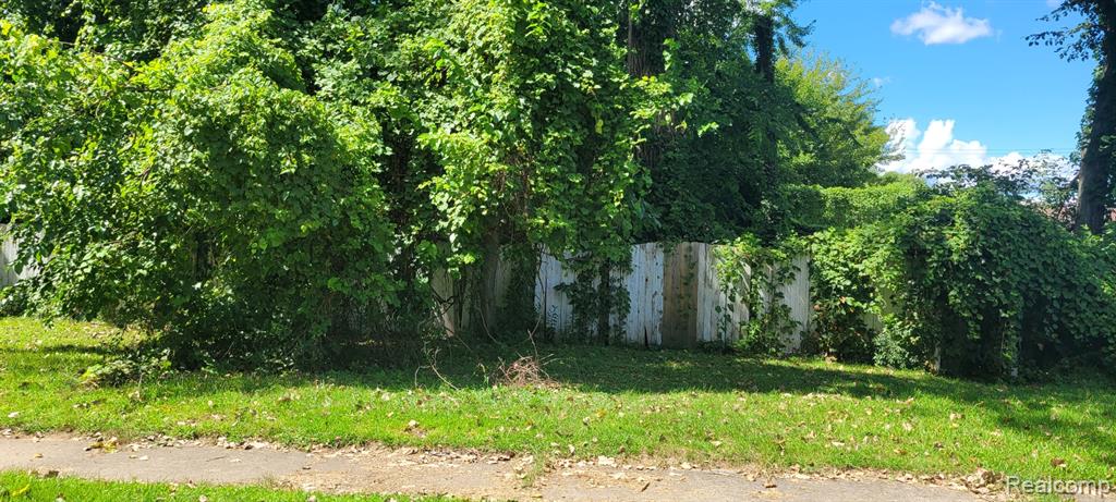 Lot 215 , 2nd, Romulus, MI 48174 — front exterior