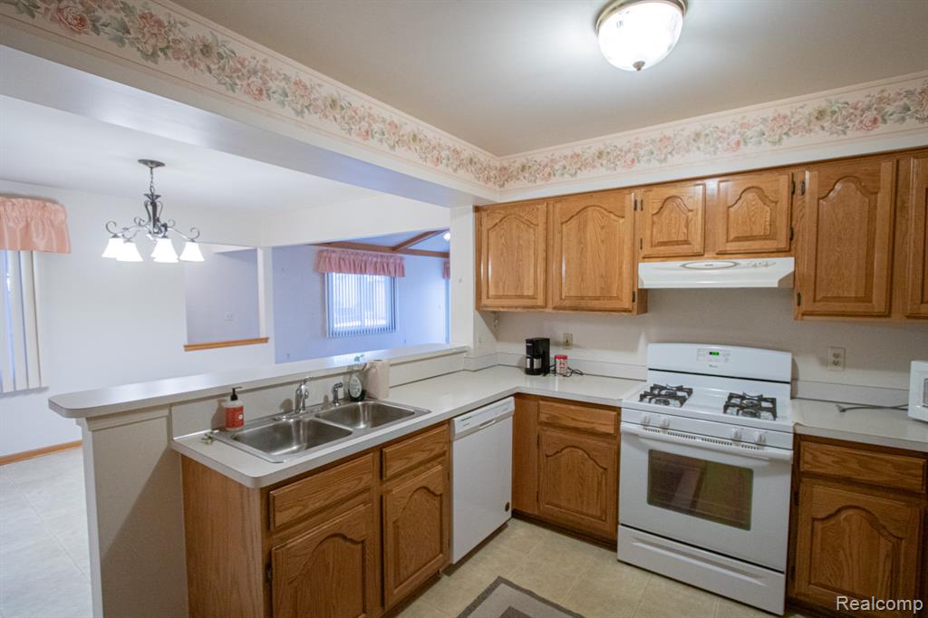 48801 Windmill Circle E, Macomb, MI 48044 — Photo 14