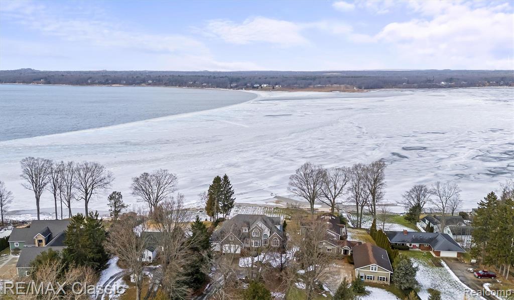 5118 S Shore Drive, Whitehall, MI, 49461