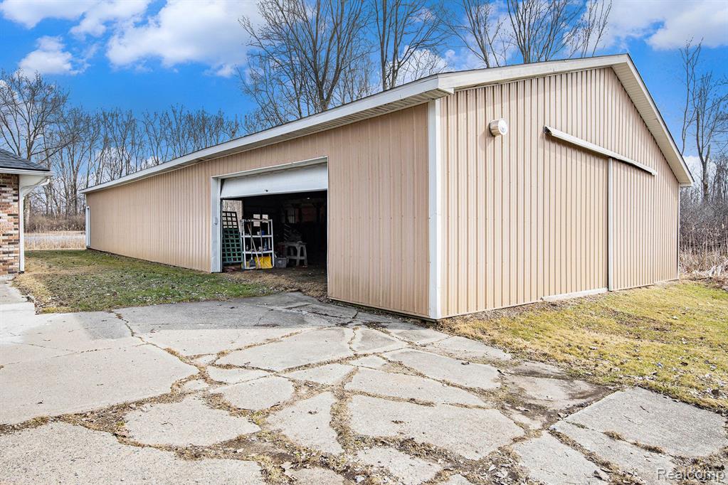6126 N BELSAY Road, Flint, MI 48506 — Photo 25