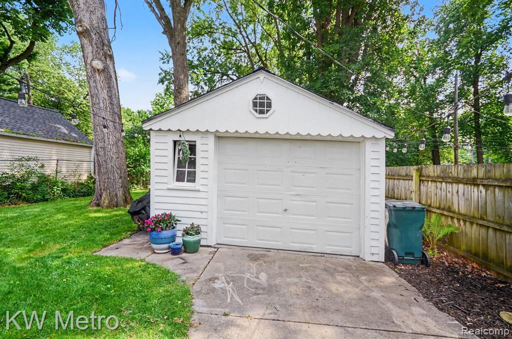 615 Royal Avenue, Royal Oak, MI 48073 — Photo 31