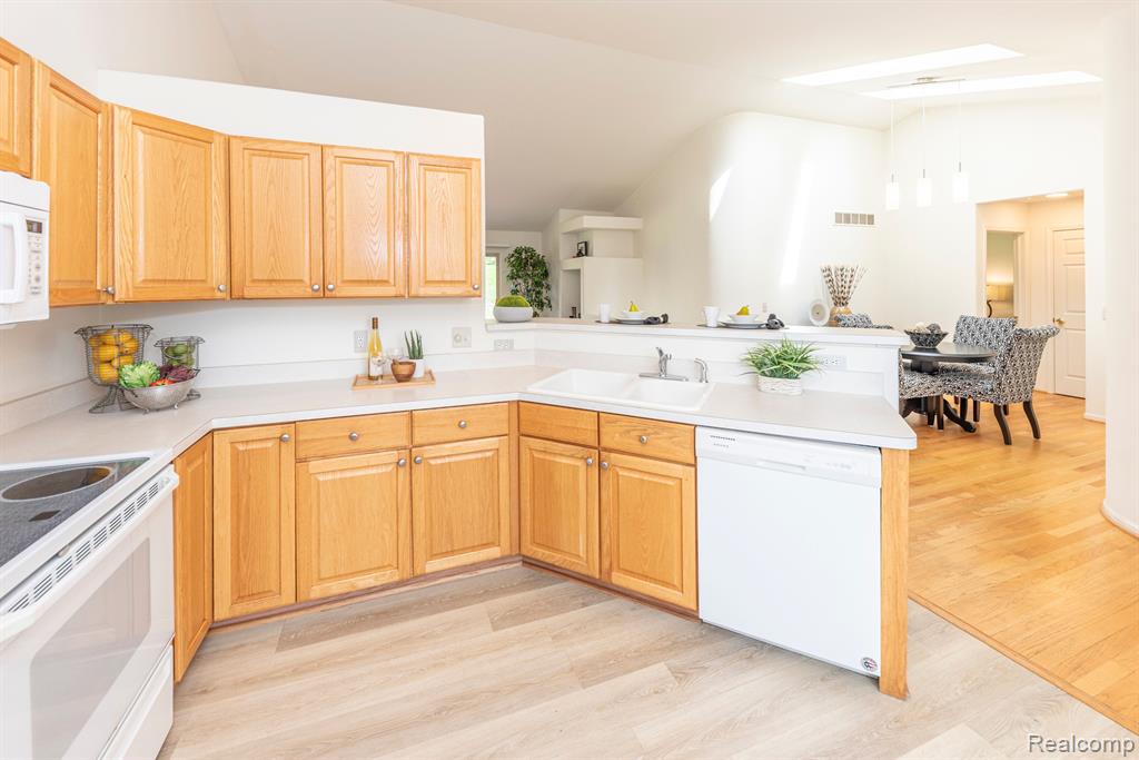 4036 BOULDER POND Drive, 15, Ann Arbor, MI 48108 — Photo 17
