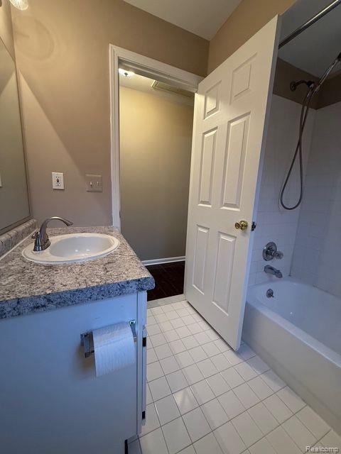 56751 Scotland Boulevard, Shelby Twp, MI 48316 — Photo 14