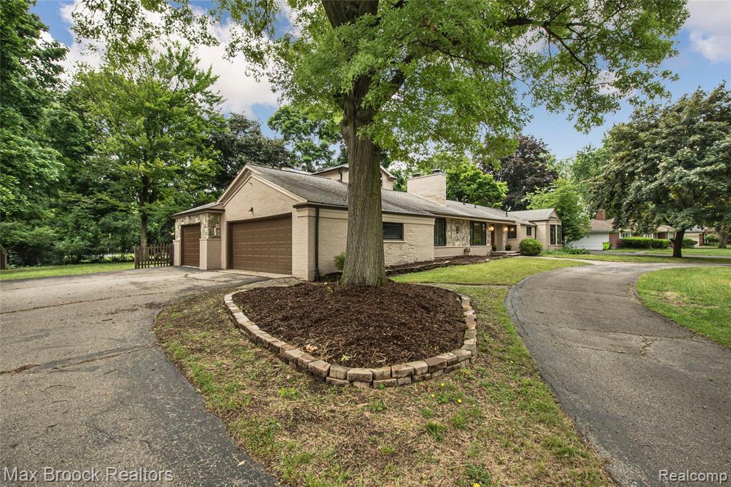 6730 Halyard Road, Bloomfield Hills, MI 48301 — Photo 8