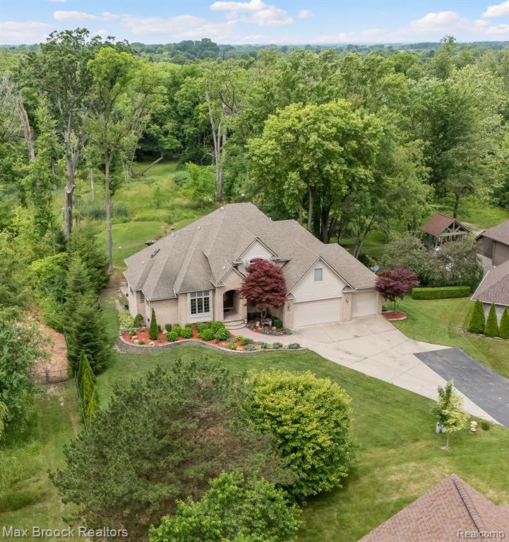 20403 Robinway Drive, Clinton Twp, MI 48036 — Photo 2