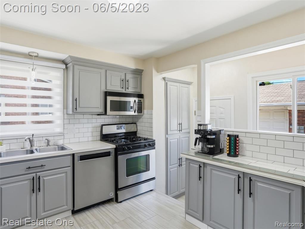 4603 E 13 Mile Road, Warren, MI 48092 — Photo 10