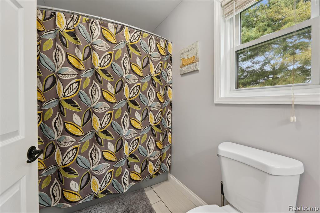 9762 Dickerson Court, South Lyon, MI 48178 — Photo 23
