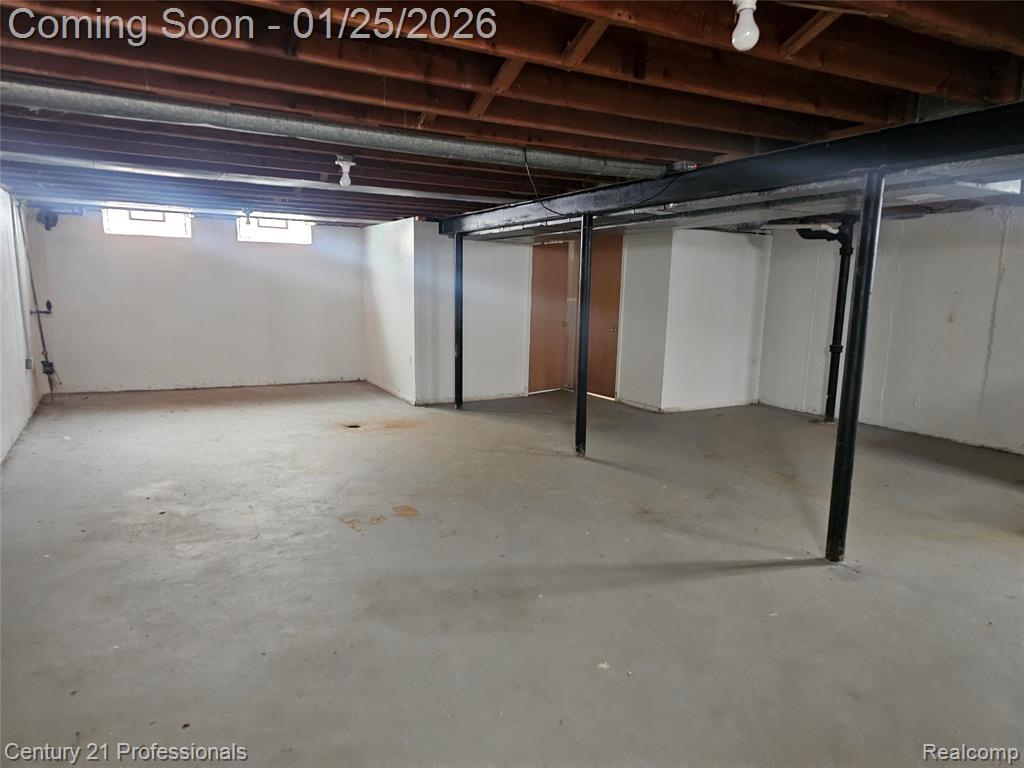 6582 Sterling Court, Garden City, MI — Photo 15