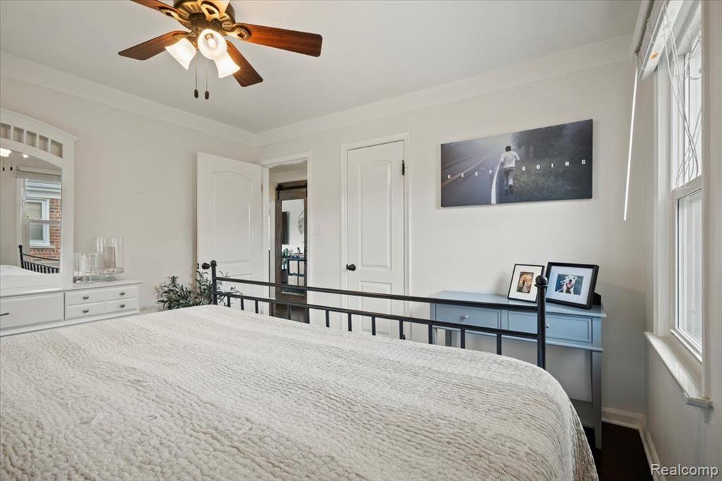 524 E LA SALLE Avenue, Royal Oak, MI 48073 — Photo 28