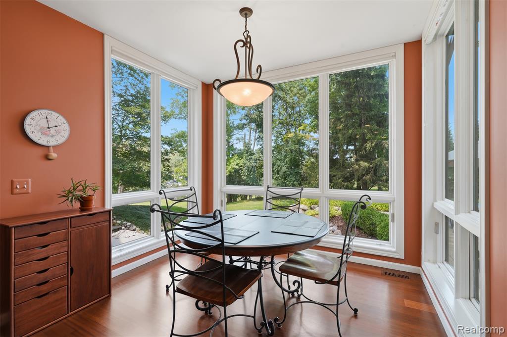 5110 Kitson Lane, West Bloomfield, MI 48324 — Photo 12