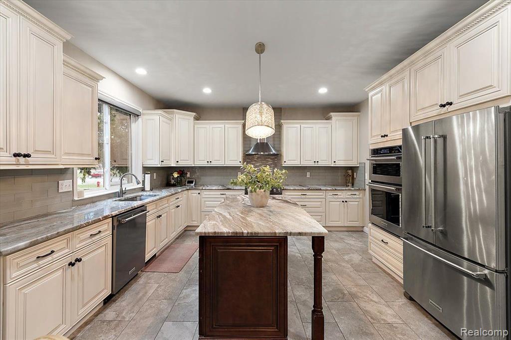 3973 LISA MARIE Drive, Sterling Heights, MI 48314 — Photo 18
