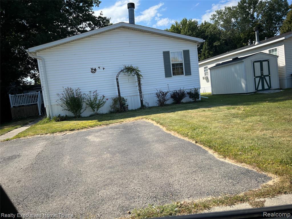 124 Hidden, Fort Gratiot, MI 48059 — Photo 4