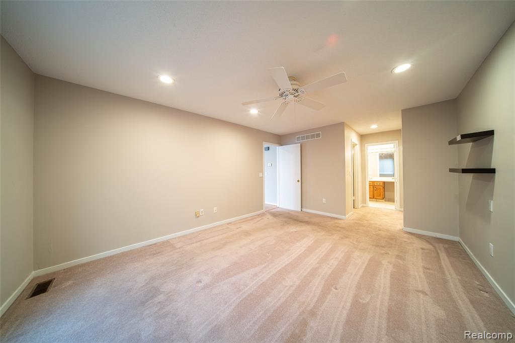 7080 Elmhurst, West Bloomfield, MI — Photo 11