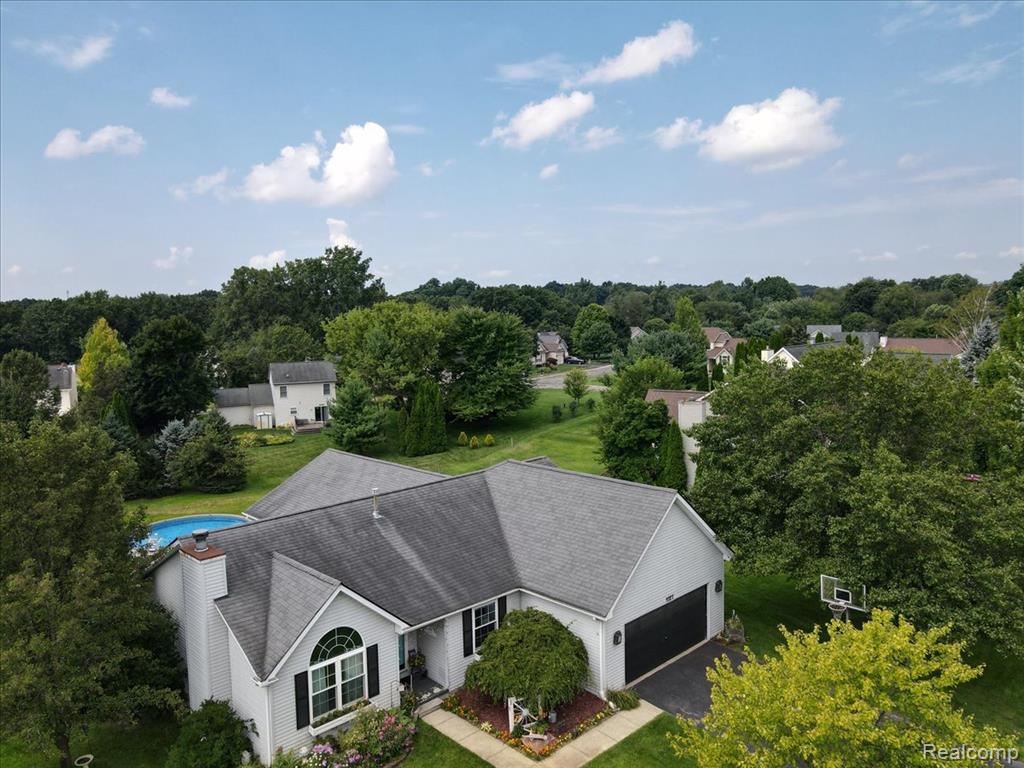 9327 Huron Park Drive, Brighton, MI 48116 — Photo 39