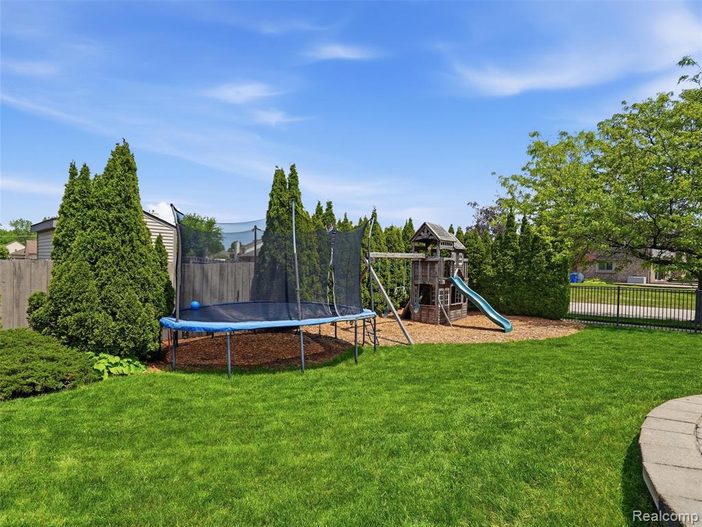 15581 Spiceway, Fraser, MI 48026 — Photo 55