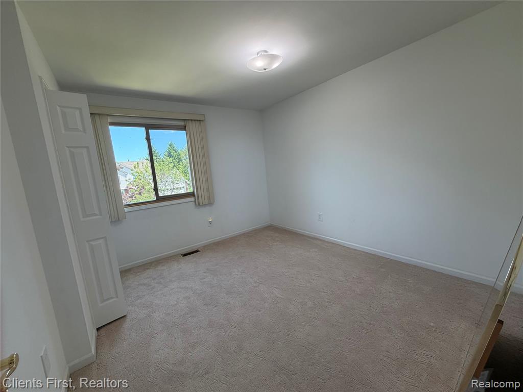 7043 Foxridge Drive, Canton, MI 48187 — Photo 30